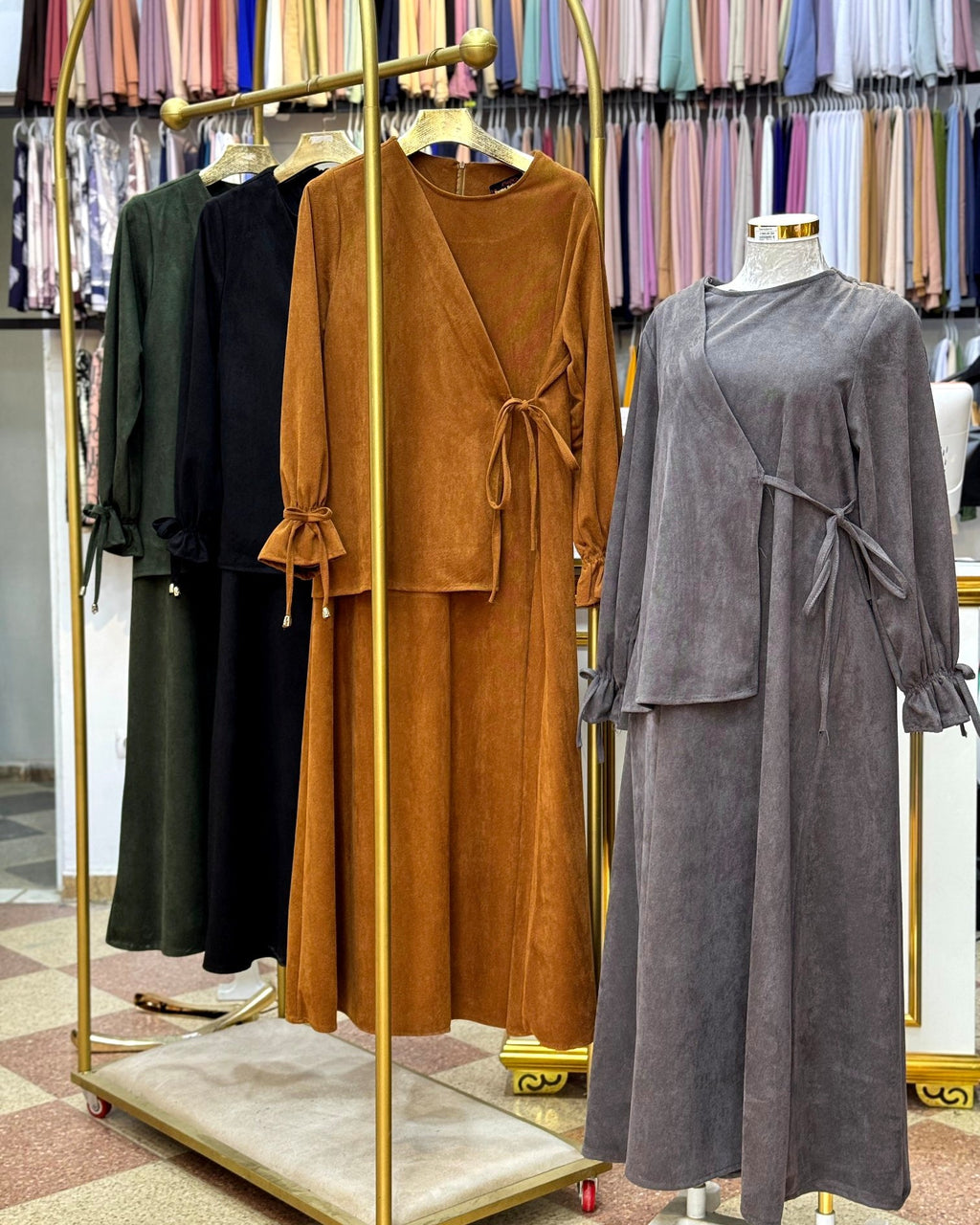 ✨ مودال مخملي راقي – أناقة تكمّل شتاءك ✨